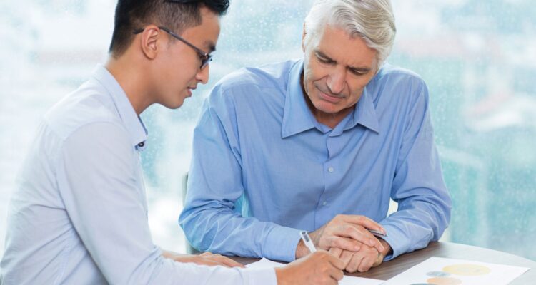 Treinamento de sucessores: como preparar futuros líderes para o seu negócio